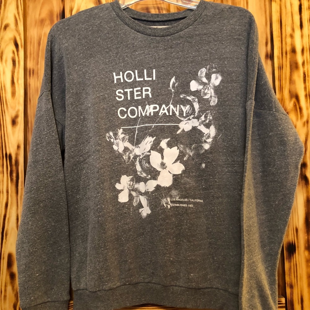 Women’s Gray Hollister Sweater Size L
